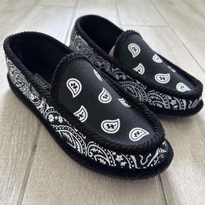 (Like New) Trooper America Black Bandana Shoe Athletic Comfy Slip-on Men's 11